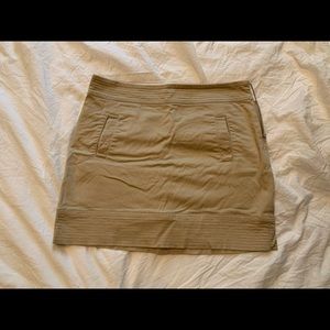 Vineyard Vines khaki mid skirt